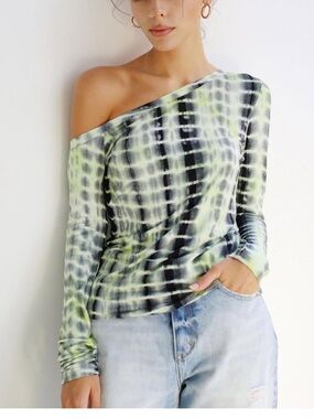 Sen Emmons Top